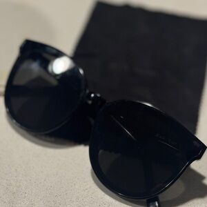 GENTLE MONSTER Sleek Black Sunglasses